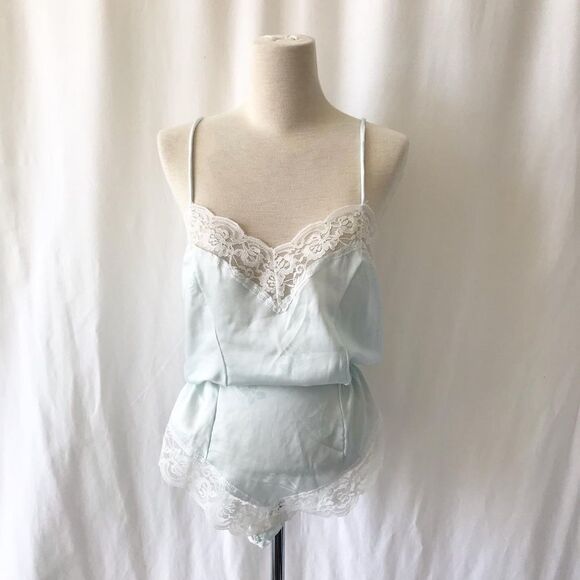 Kashra Other - Vintage Kashra polyester floral print lace teddy M